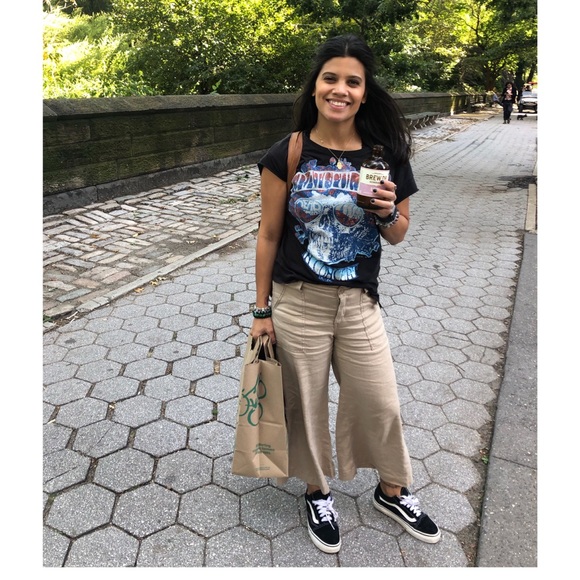 Meet your Posher, Andrea - Picture 1 of 1